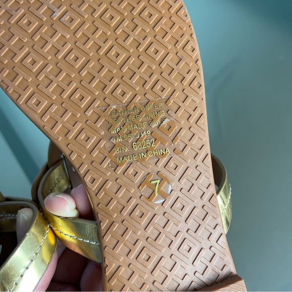 TORY BURCH Metal Miller Thong Flip Flop Gold Tan Sandals \\ 7 - Picture 8 of 8